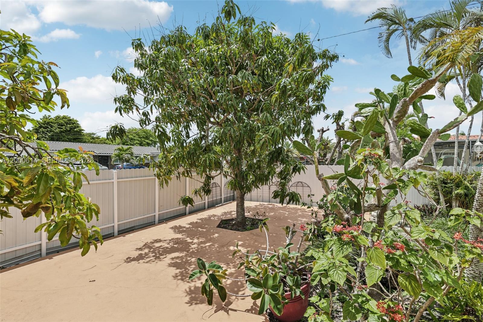 1900 Southwest 87th Court Miami, FL 33165 - Photo 36 of 44