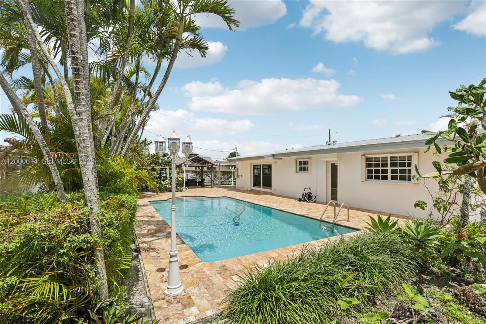 1900 Southwest 87th Court Miami, FL 33165 - Photo 39 of 44