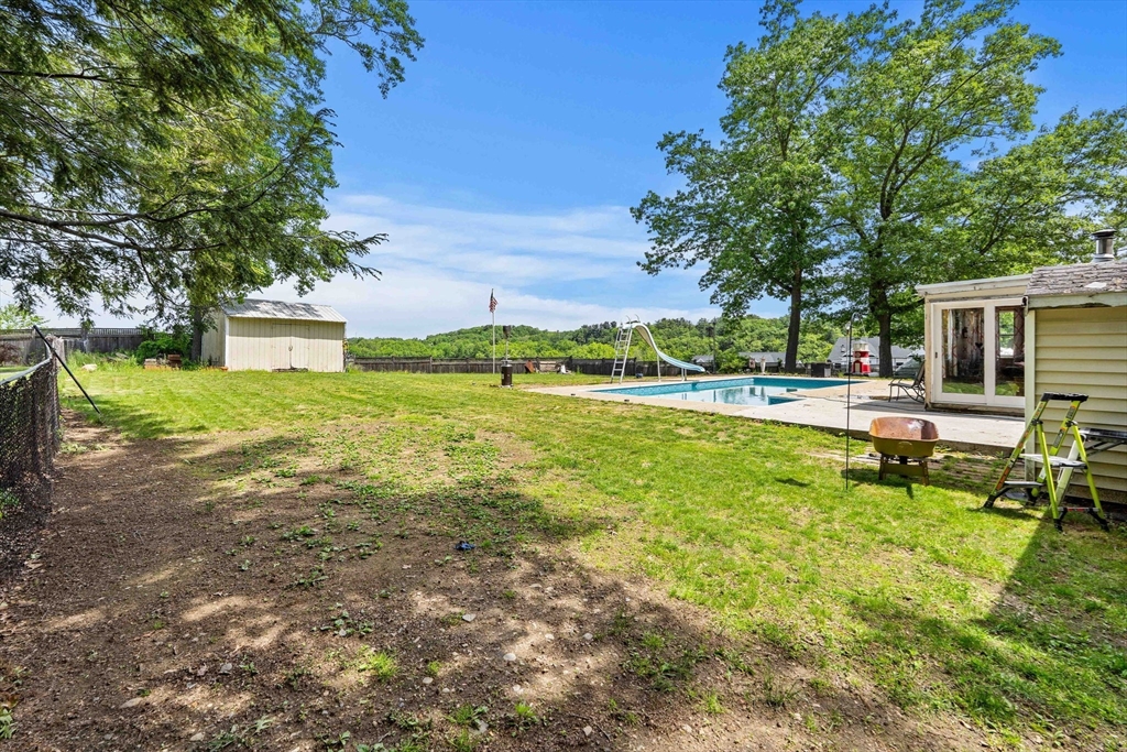 25 R Beacon Street Amesbury, MA 01913 - Photo 4 of 42