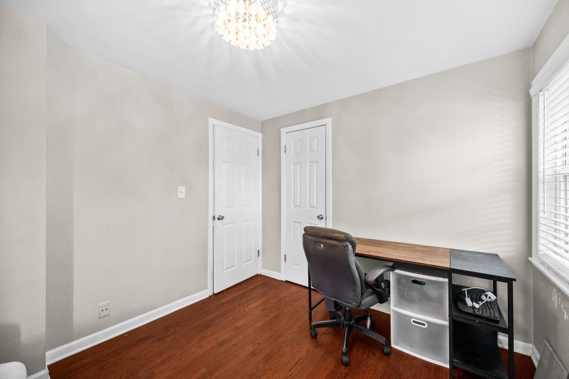 2314 Simpson Street Evanston, IL 60201 - Photo 25 of 37