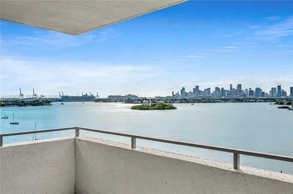 $5,500 | 11 Island Avenue, Unit 1105, Miami Beach, FL 33139