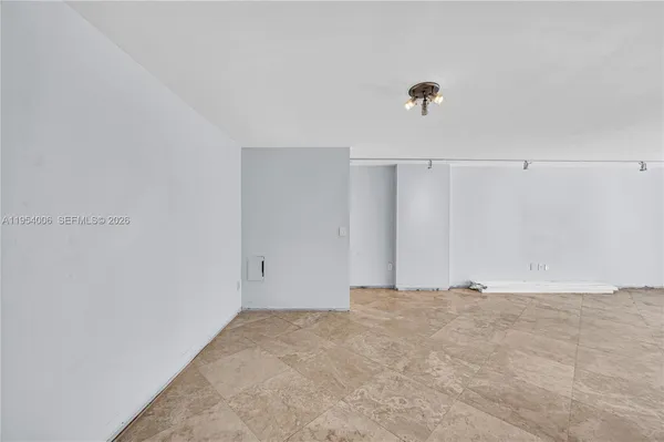 $5,300 | 11 Island Avenue, Unit 1105, Miami Beach, FL 33139