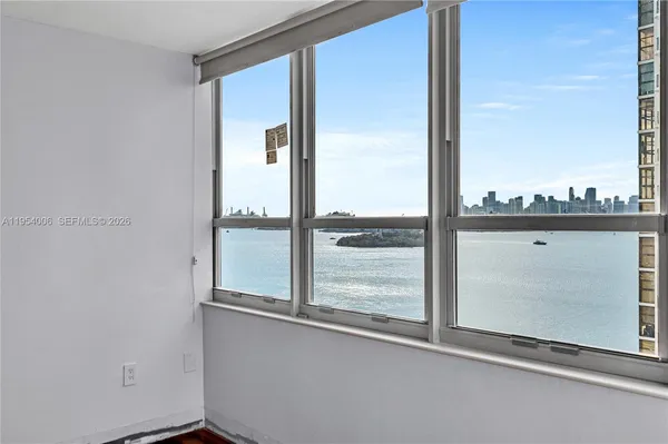 $5,300 | 11 Island Avenue, Unit 1105, Miami Beach, FL 33139