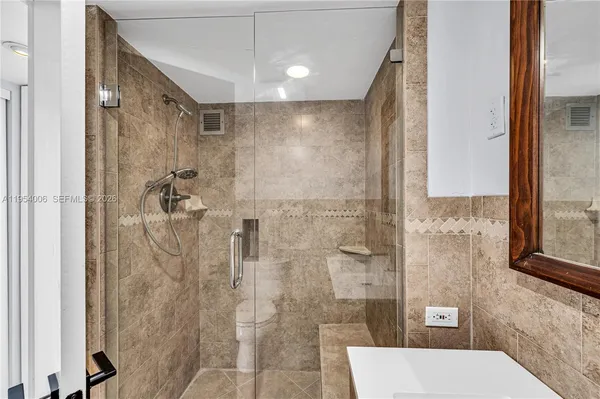 $5,300 | 11 Island Avenue, Unit 1105, Miami Beach, FL 33139