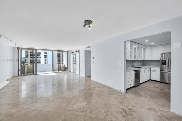 $5,300 | 11 Island Avenue, Unit 1105, Miami Beach, FL 33139