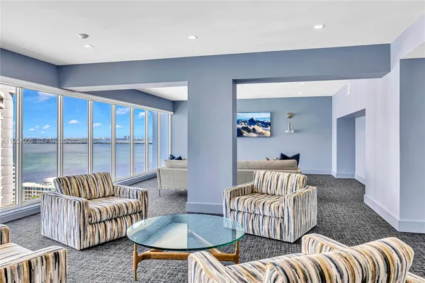 $5,300 | 11 Island Avenue, Unit 1105, Miami Beach, FL 33139