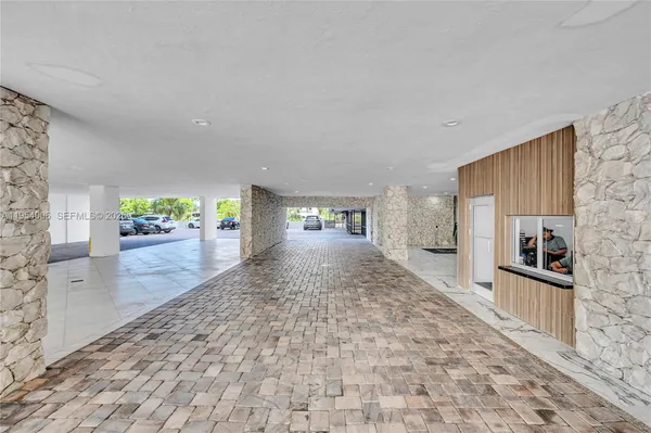 $5,300 | 11 Island Avenue, Unit 1105, Miami Beach, FL 33139