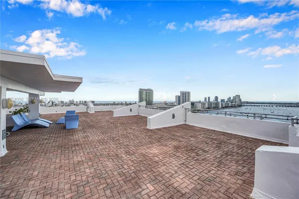 $5,300 | 11 Island Avenue, Unit 1105, Miami Beach, FL 33139