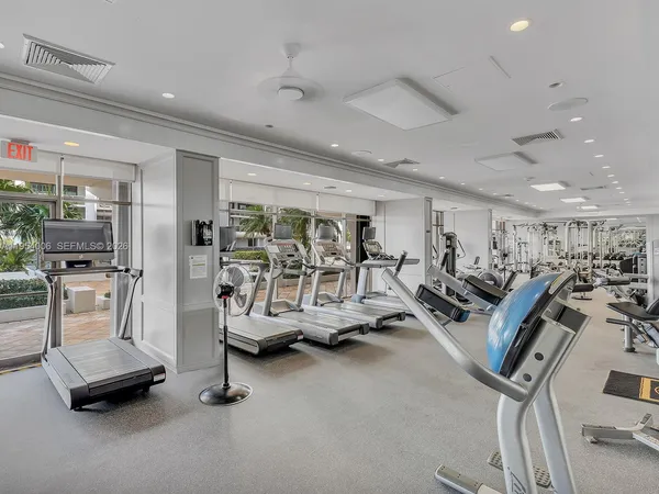 $5,300 | 11 Island Avenue, Unit 1105, Miami Beach, FL 33139