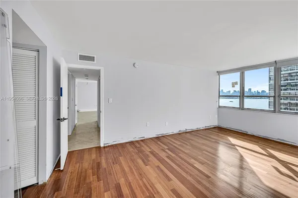 $5,300 | 11 Island Avenue, Unit 1105, Miami Beach, FL 33139
