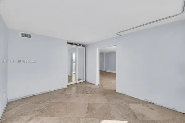$5,300 | 11 Island Avenue, Unit 1105, Miami Beach, FL 33139