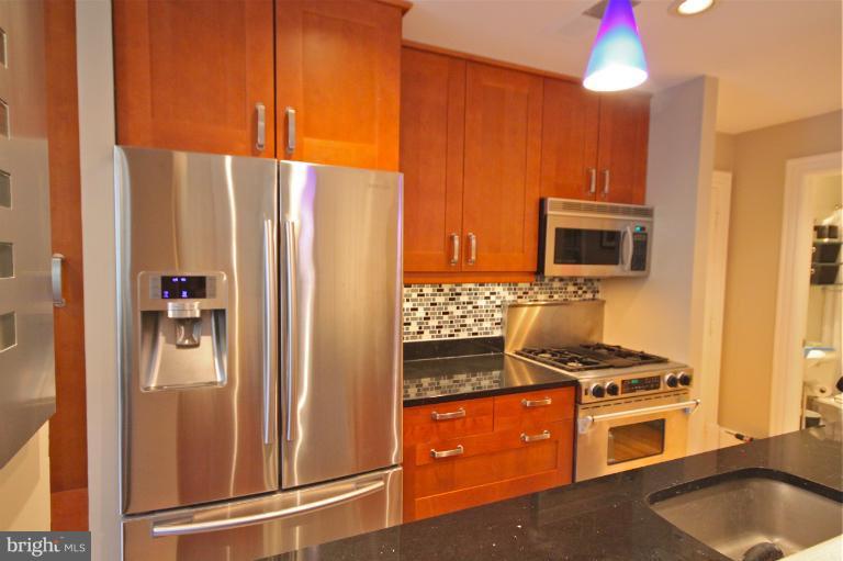 1807 California Street Northwest, Unit 101 Washington, DC 20009 - Photo 13 of 27 Kitchen