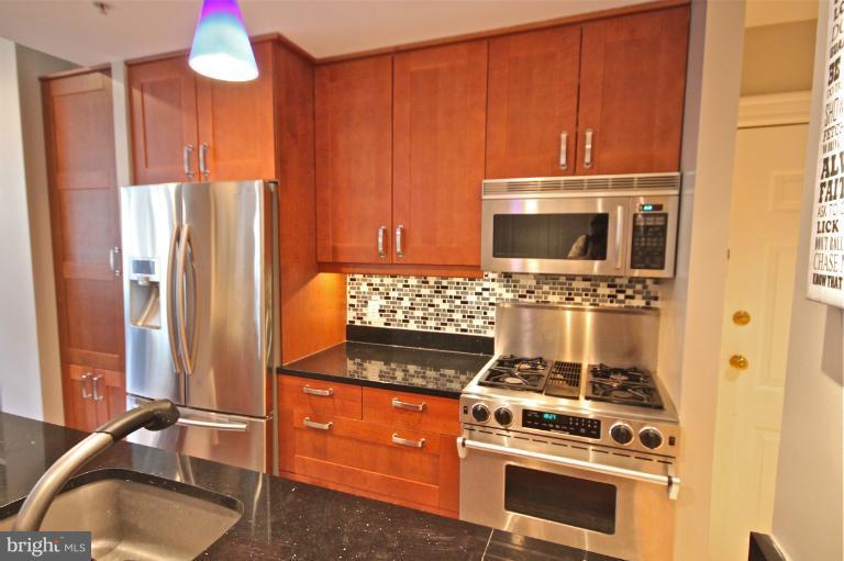 1807 California Street Northwest, Unit 101 Washington, DC 20009 - Photo 14 of 27 Kitchen