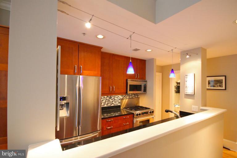 1807 California Street Northwest, Unit 101 Washington, DC 20009 - Photo 5 of 27 Kitchen