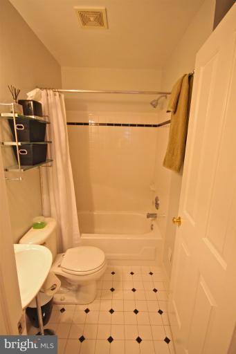 1807 California Street Northwest, Unit 101 Washington, DC 20009 - Photo 7 of 27 Bath