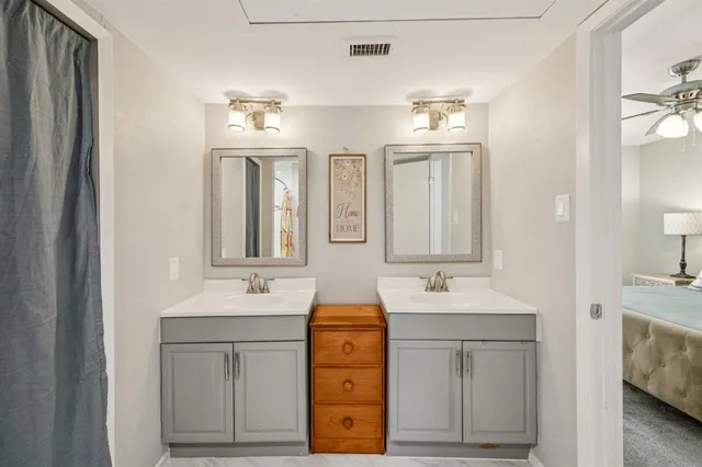 $1,900 | 7175 Fair Oaks Avenue, Unit 60, Dallas, TX 75231