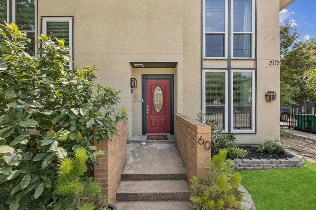 $1,900 | 7175 Fair Oaks Avenue, Unit 60, Dallas, TX 75231