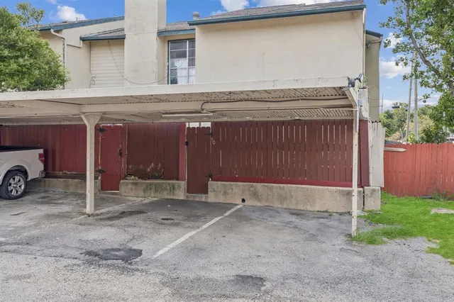 $1,900 | 7175 Fair Oaks Avenue, Unit 60, Dallas, TX 75231