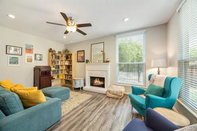 $1,900 | 7175 Fair Oaks Avenue, Unit 60, Dallas, TX 75231