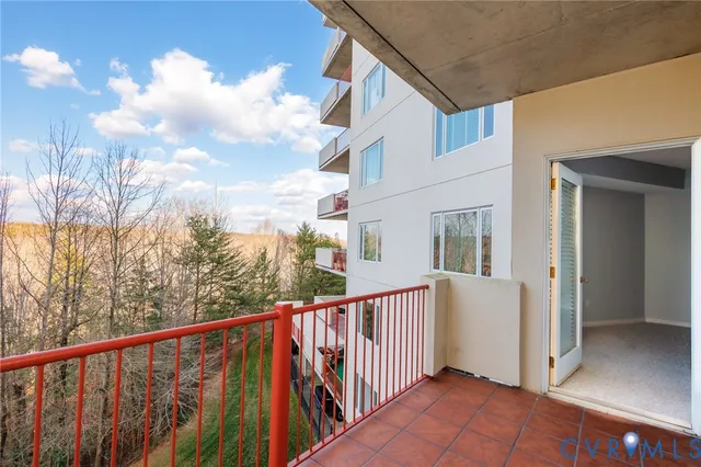 $229,900 | 301 Beacon Ridge Drive, Unit 304, Hopewell, VA 23860