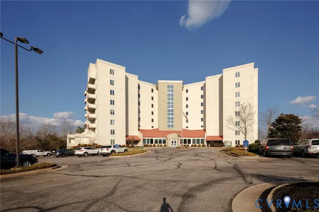 $229,900 | 301 Beacon Ridge Drive, Unit 304, Hopewell, VA 23860