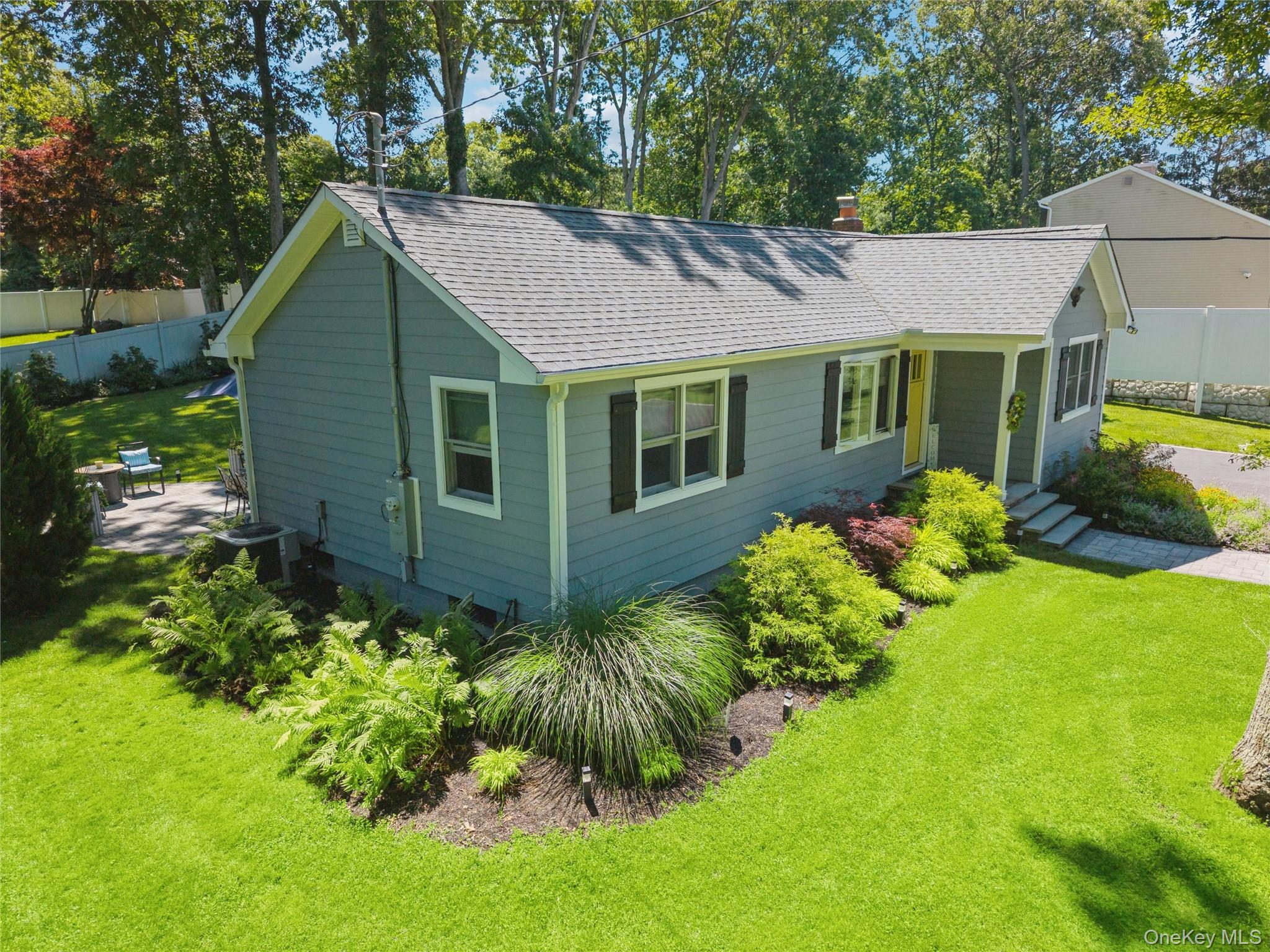 9 Middle Cross Shoreham, NY 11786 - Photo 25 of 37
