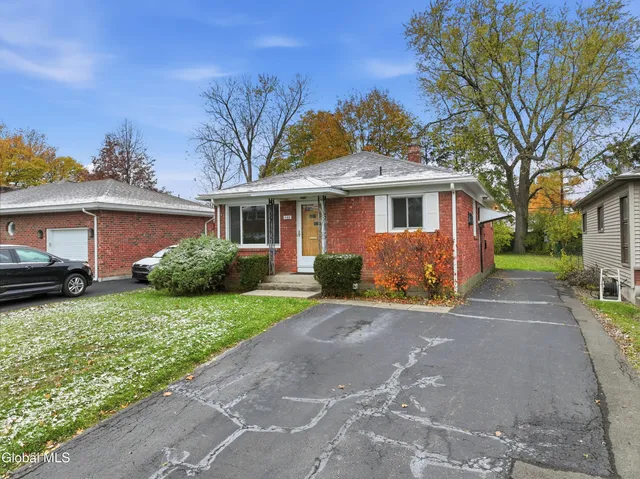 $259,999 | 133 Ramsey Place, Albany, NY 12209