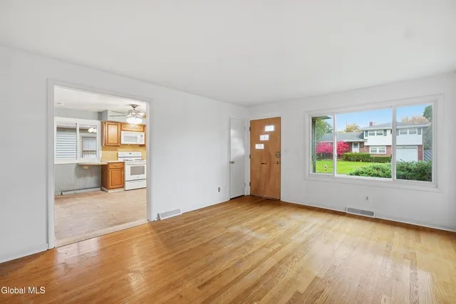 $259,999 | 133 Ramsey Place, Albany, NY 12209