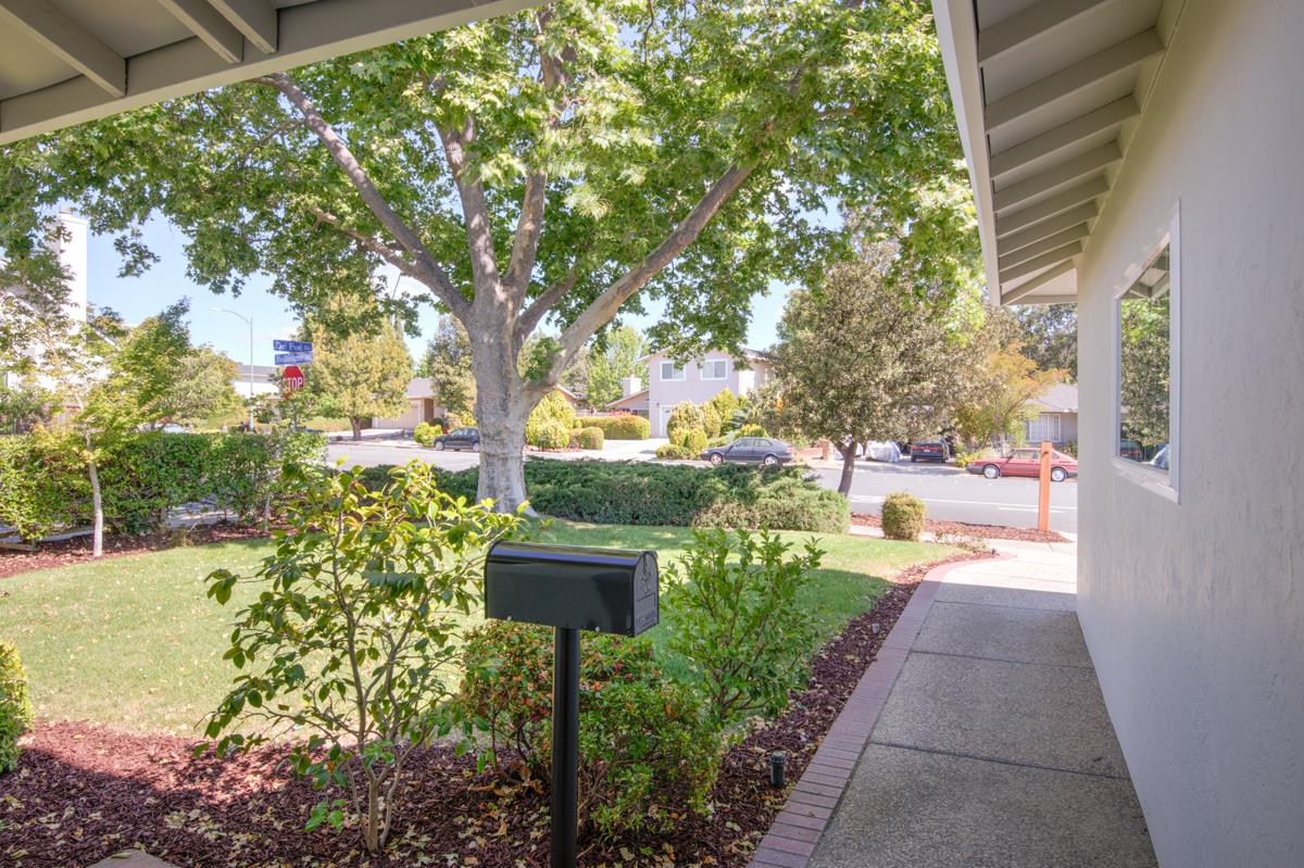 7556 Bollinger Road Cupertino, CA 95014 - Photo 3 of 19 Gallery Image 3