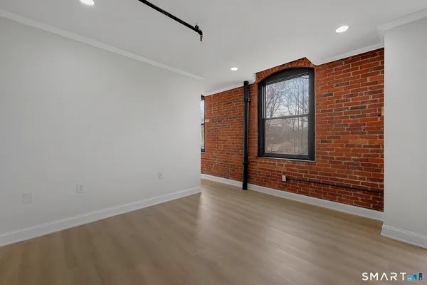$1,700 | 222 Williams Street East, Unit 311, Glastonbury, CT 06033
