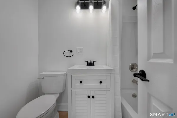 $1,700 | 222 Williams Street East, Unit 311, Glastonbury, CT 06033