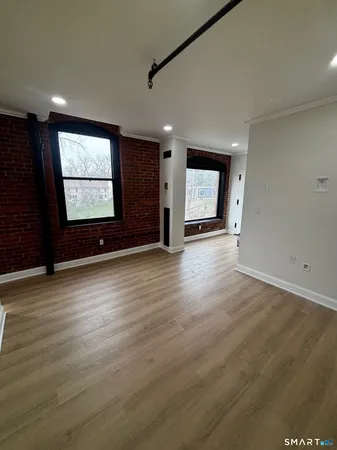 $1,700 | 222 Williams Street East, Unit 311, Glastonbury, CT 06033