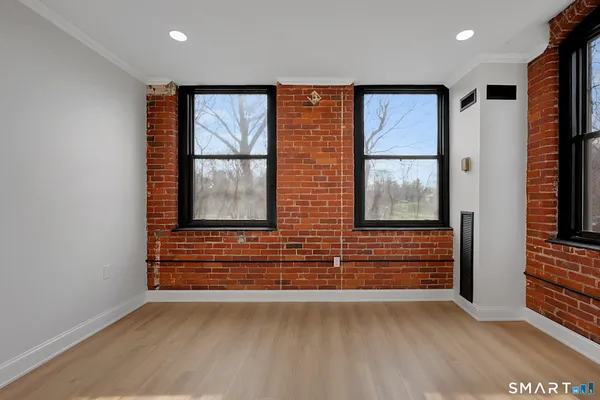 $1,700 | 222 Williams Street East, Unit 311, Glastonbury, CT 06033