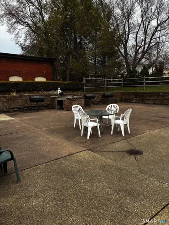 $1,700 | 222 Williams Street East, Unit 311, Glastonbury, CT 06033