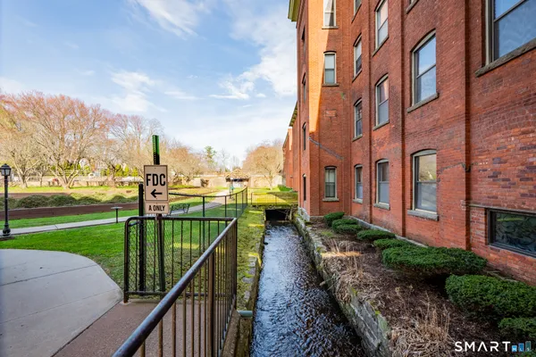 $1,700 | 222 Williams Street East, Unit 311, Glastonbury, CT 06033