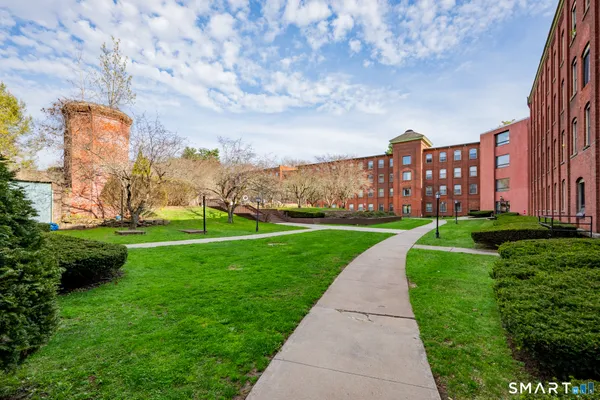 $1,700 | 222 Williams Street East, Unit 311, Glastonbury, CT 06033
