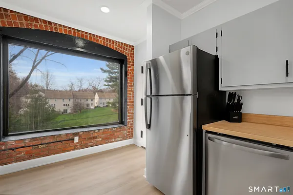 $1,700 | 222 Williams Street East, Unit 311, Glastonbury, CT 06033