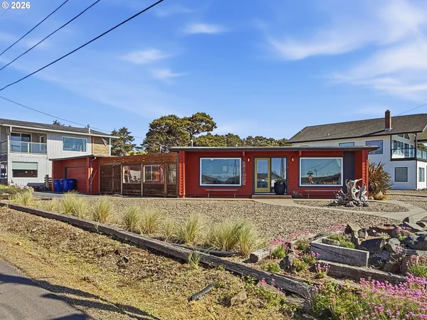 $869,000 | 340 Stevens Street, Gleneden Beach, OR 97388