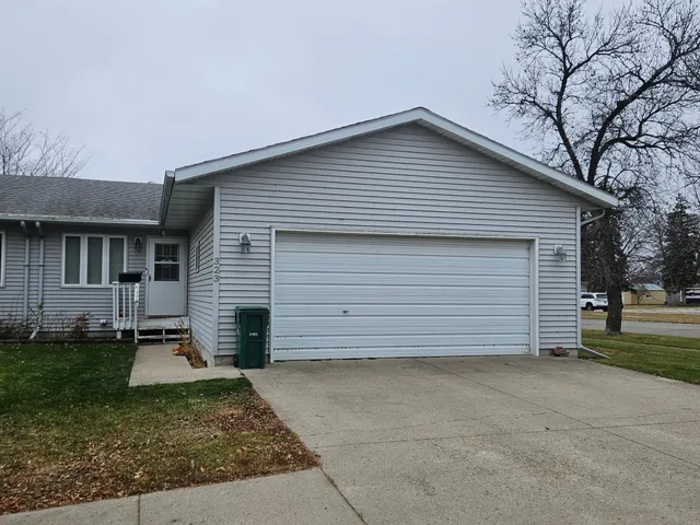 $249,900 | 323 3rd Avenue South, Wahpeton, ND 58075
