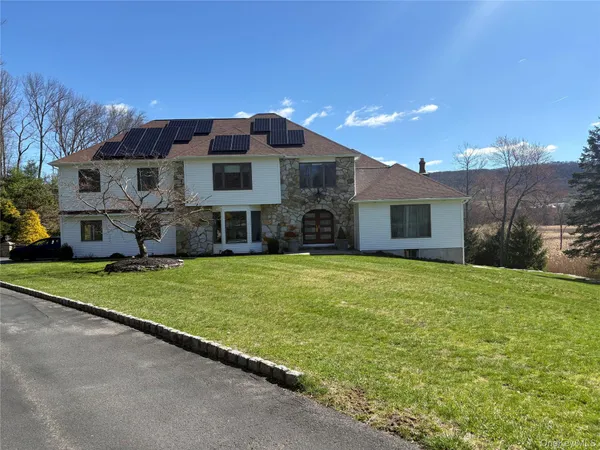 $989,900 | 32 Pearce Drive, Highland Mills, NY 10930