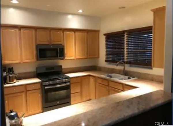 $932,000 | 415 East Dryden Street, Unit 101, Glendale, CA 91207