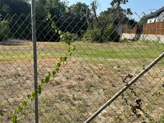 $899,000 | 6936 Forest Lane, Dallas, TX 75230