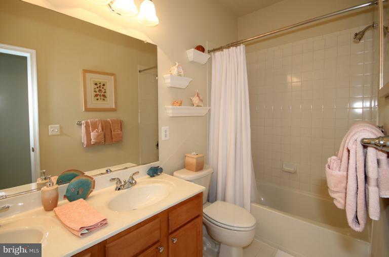 4513 Rhett Lane Fairfax, VA 22030 - Photo 13 of 30 Bath