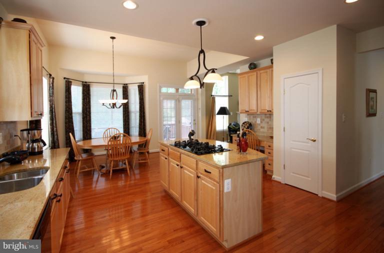 4513 Rhett Lane Fairfax, VA 22030 - Photo 16 of 30 Kitchen