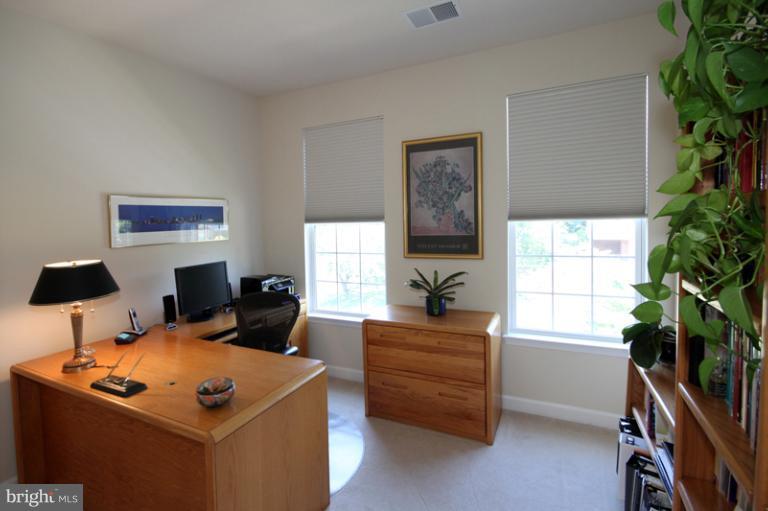 4513 Rhett Lane Fairfax, VA 22030 - Photo 20 of 30 Bedroom