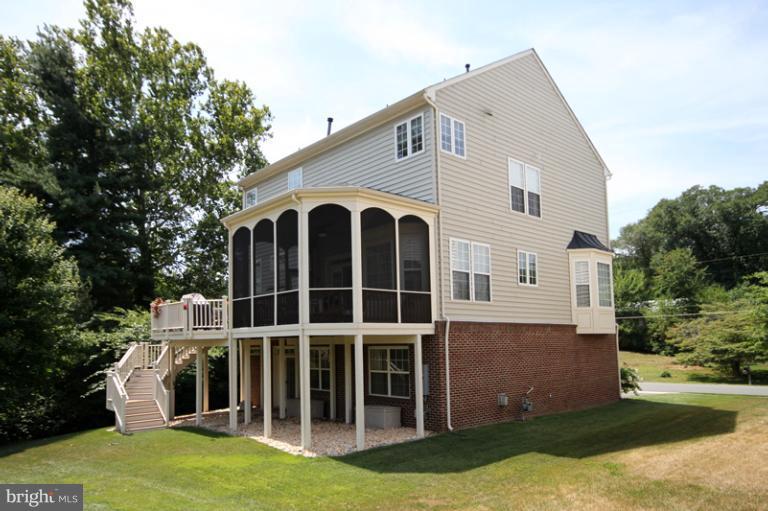 4513 Rhett Lane Fairfax, VA 22030 - Photo 25 of 30 Exterior (General)