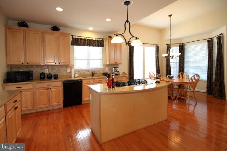 4513 Rhett Lane Fairfax, VA 22030 - Photo 27 of 30 Kitchen