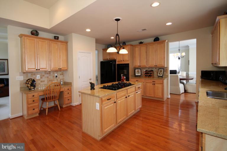 4513 Rhett Lane Fairfax, VA 22030 - Photo 10 of 30 Kitchen