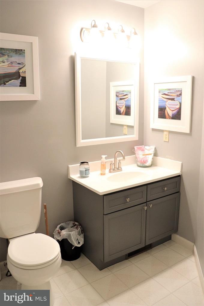 1117 Suffolk Drive Lititz, PA 17543 - Photo 24 of 47 Powder Room
