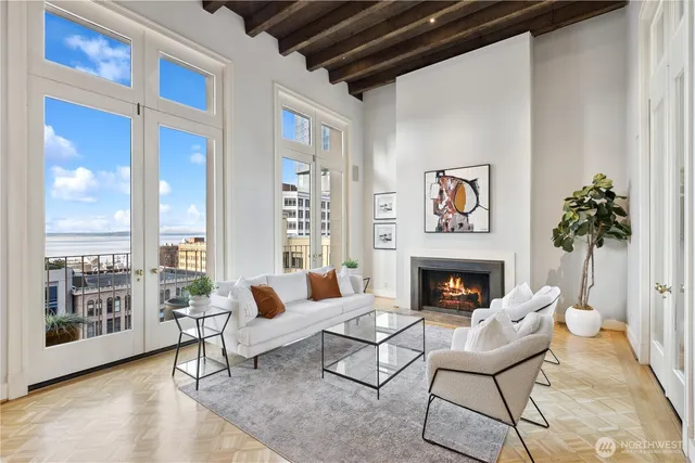 $6,200 | 1519 3rd Avenue, Unit 801, Seattle, WA 98101